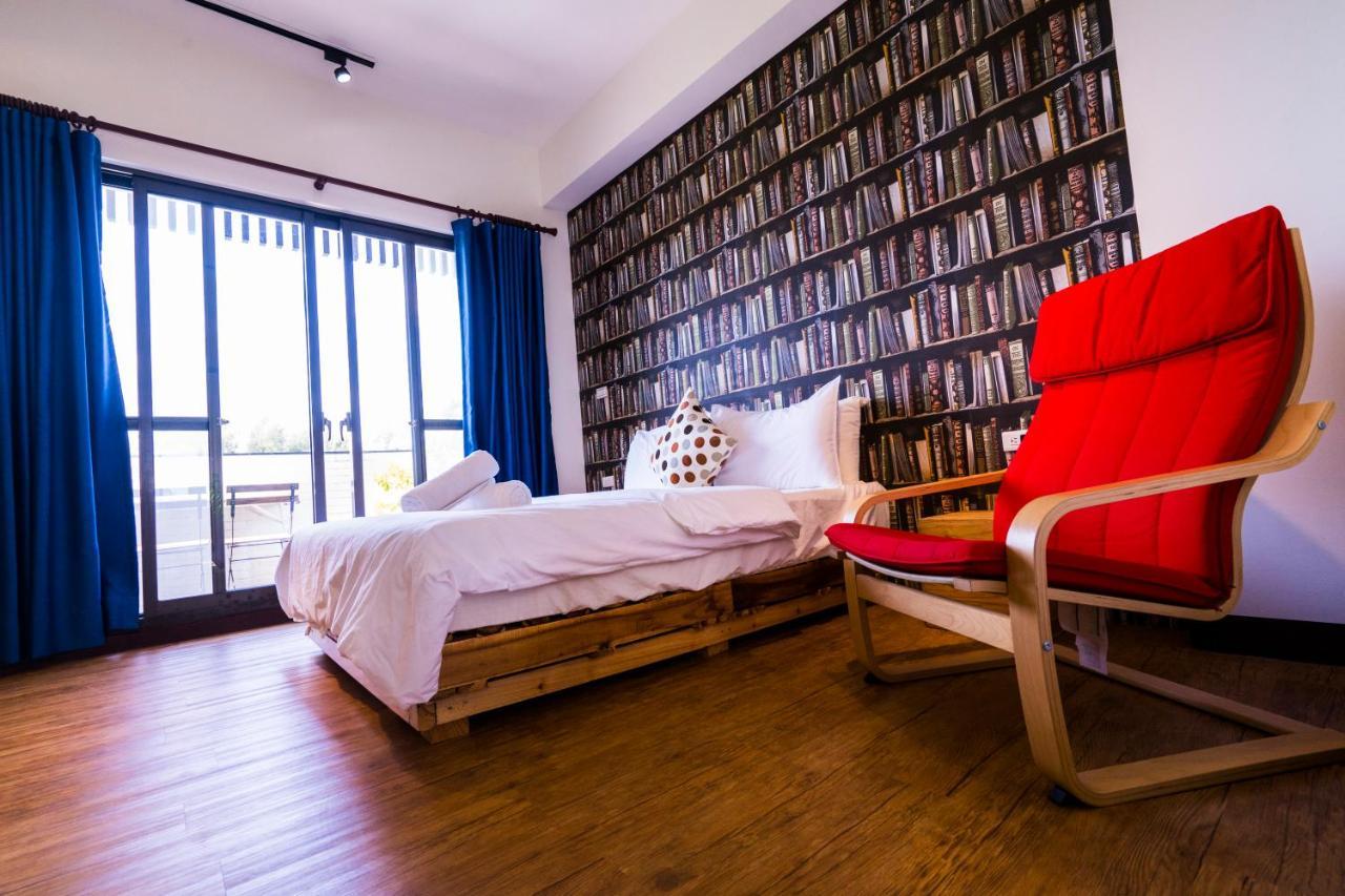 黑琵軼棧湖濱旅宿 K&B Happy Hostel Tainan Extérieur photo