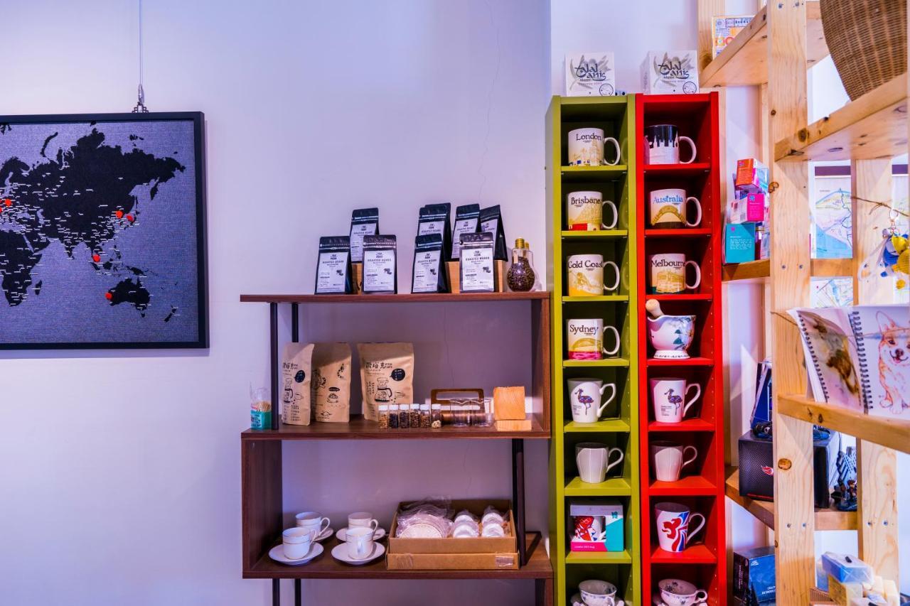 黑琵軼棧湖濱旅宿 K&B Happy Hostel Tainan Extérieur photo