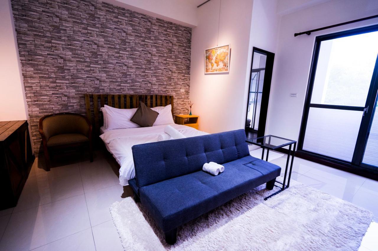 黑琵軼棧湖濱旅宿 K&B Happy Hostel Tainan Extérieur photo
