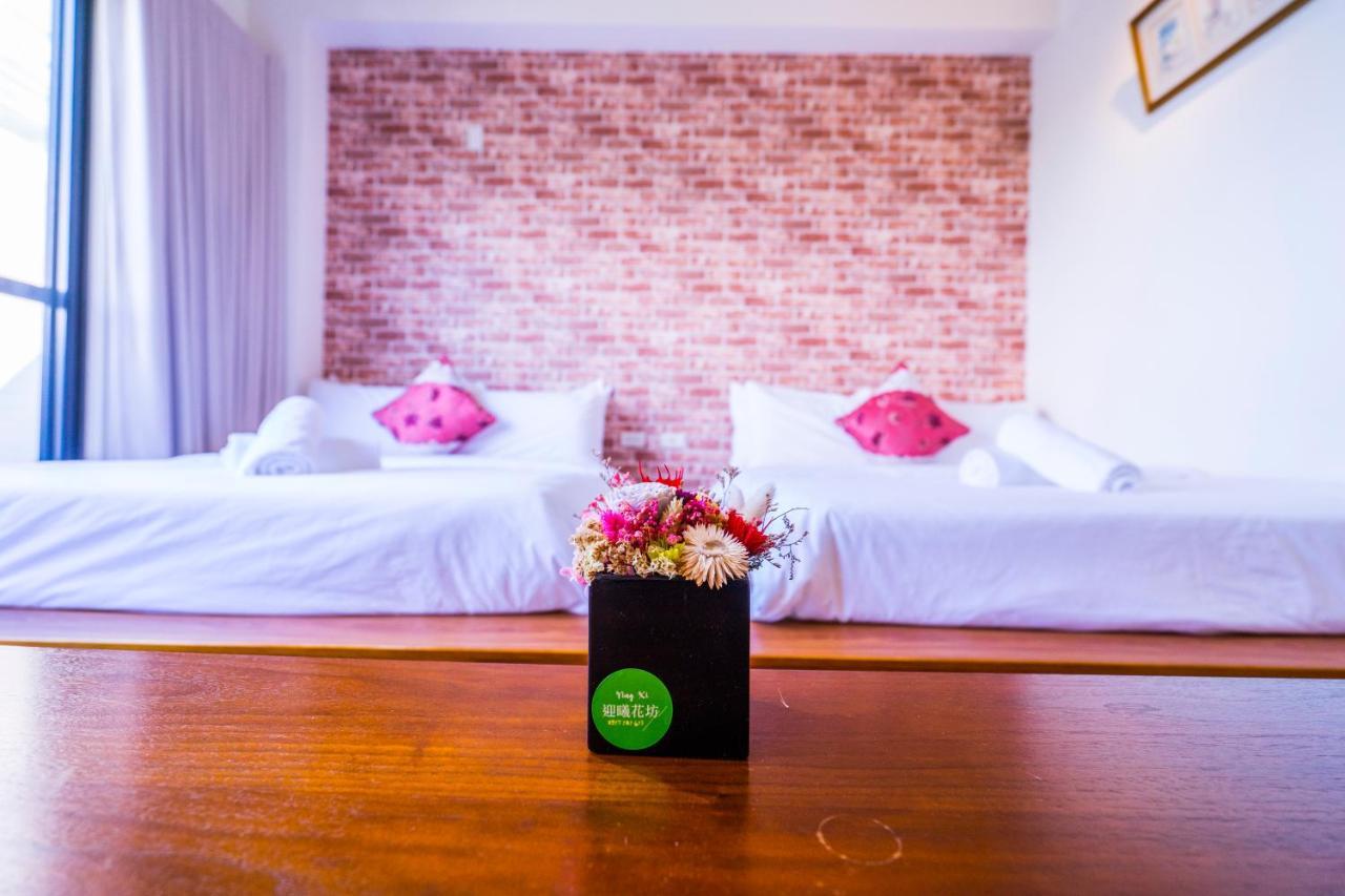 黑琵軼棧湖濱旅宿 K&B Happy Hostel Tainan Extérieur photo