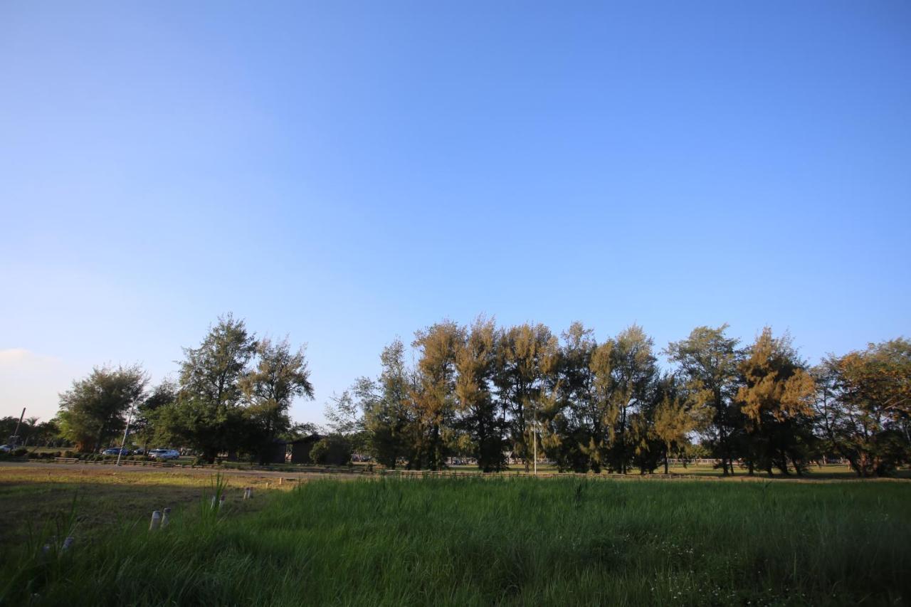 黑琵軼棧湖濱旅宿 K&B Happy Hostel Tainan Extérieur photo