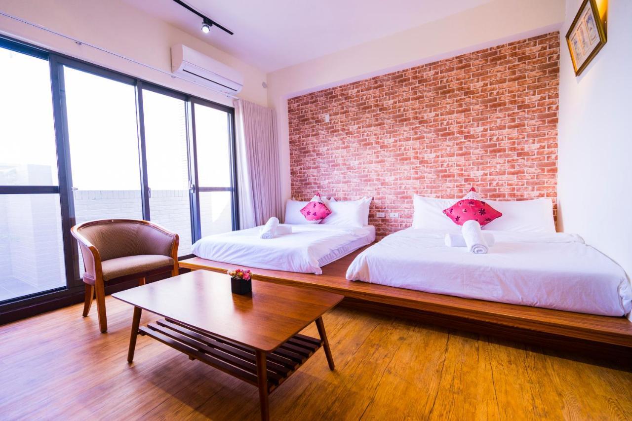 黑琵軼棧湖濱旅宿 K&B Happy Hostel Tainan Extérieur photo