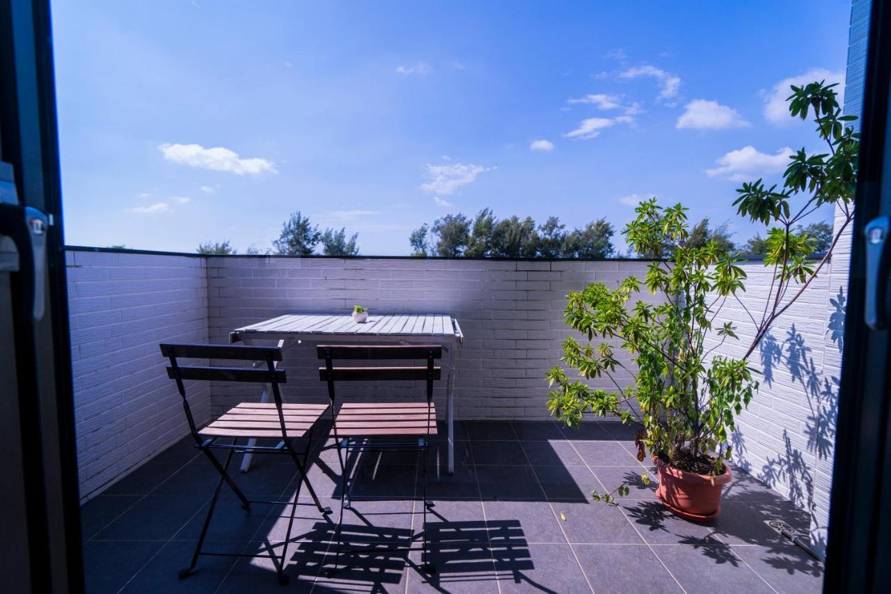 黑琵軼棧湖濱旅宿 K&B Happy Hostel Tainan Extérieur photo