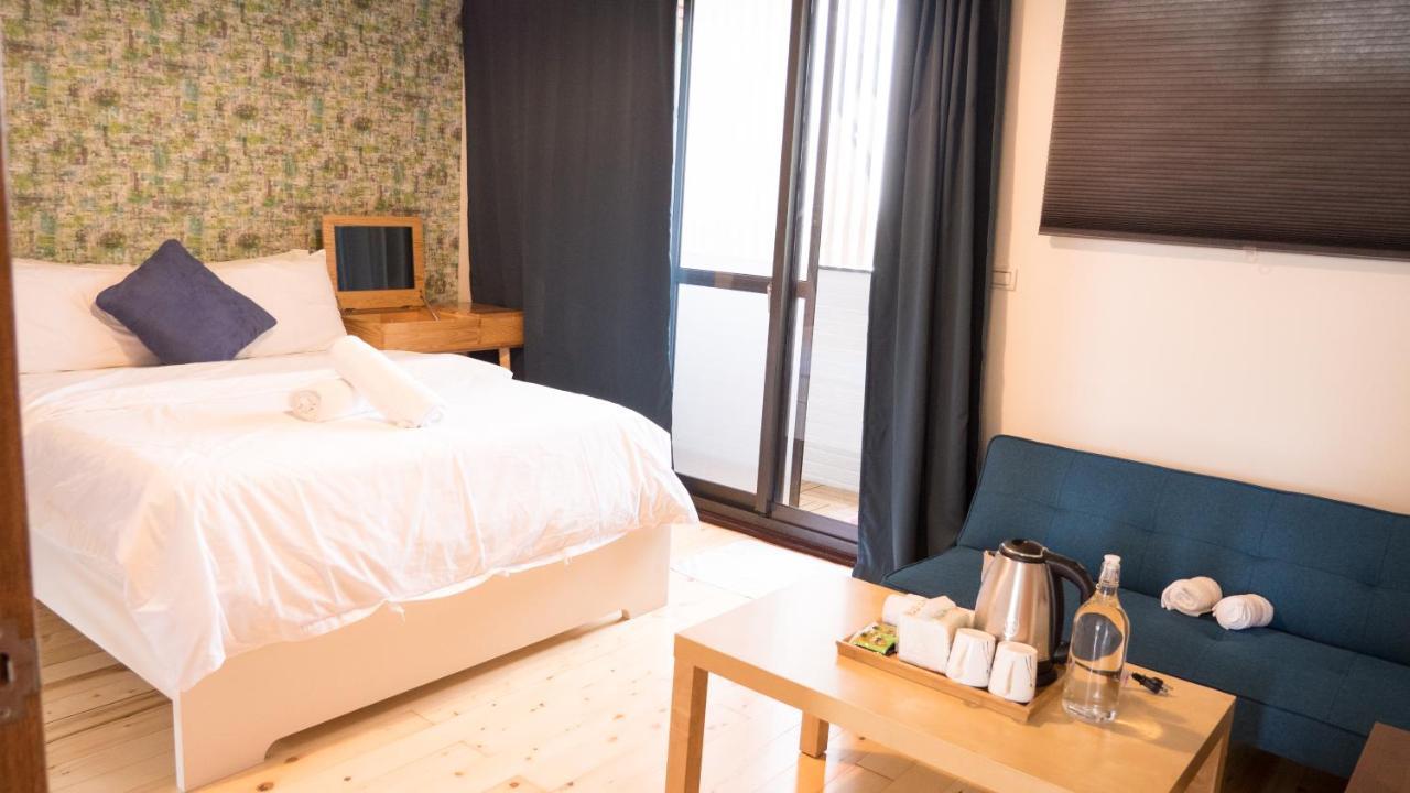 黑琵軼棧湖濱旅宿 K&B Happy Hostel Tainan Extérieur photo