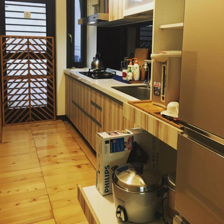 黑琵軼棧湖濱旅宿 K&B Happy Hostel Tainan Extérieur photo