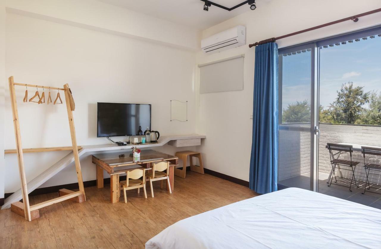 黑琵軼棧湖濱旅宿 K&B Happy Hostel Tainan Extérieur photo
