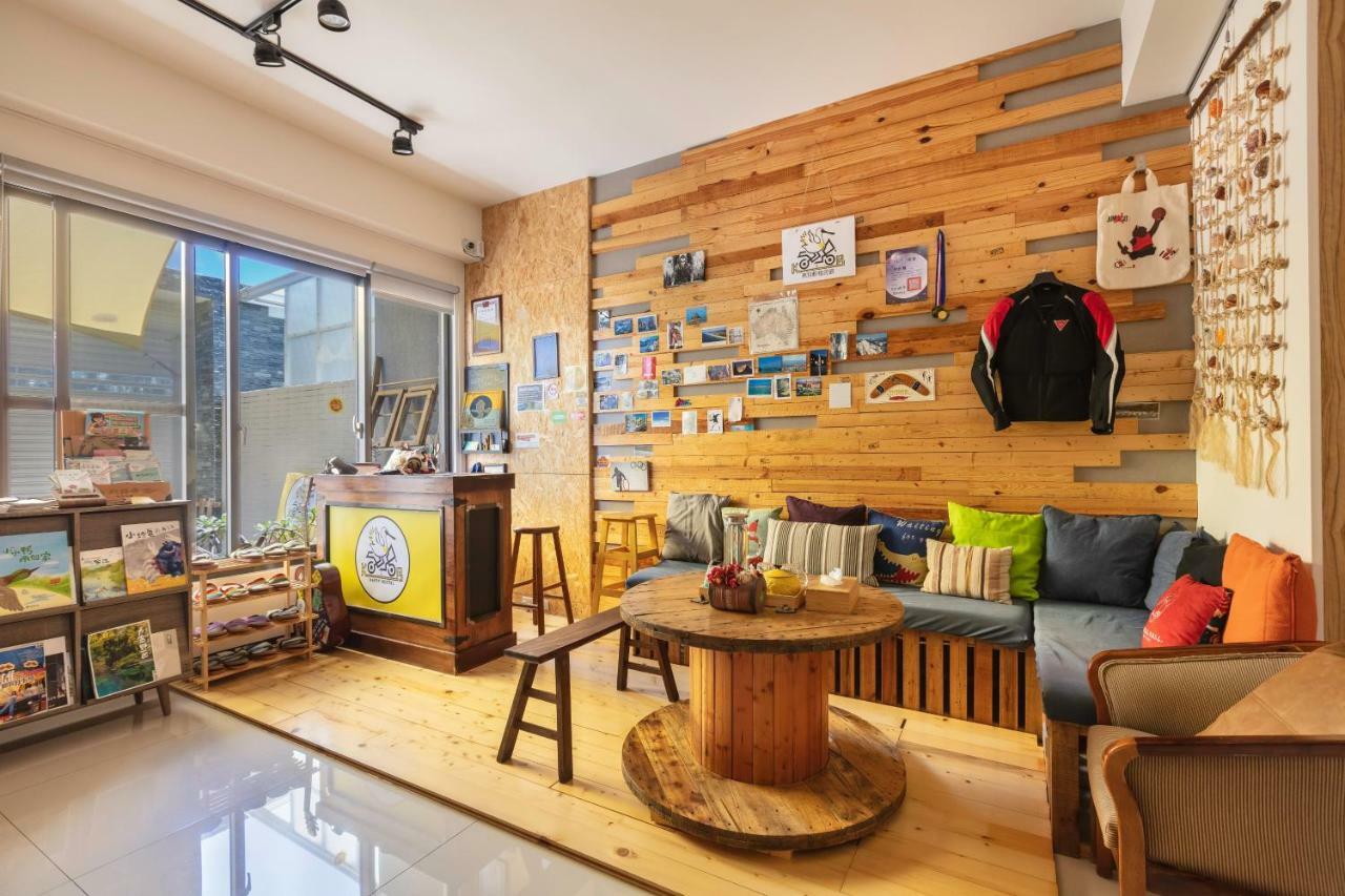 黑琵軼棧湖濱旅宿 K&B Happy Hostel Tainan Extérieur photo