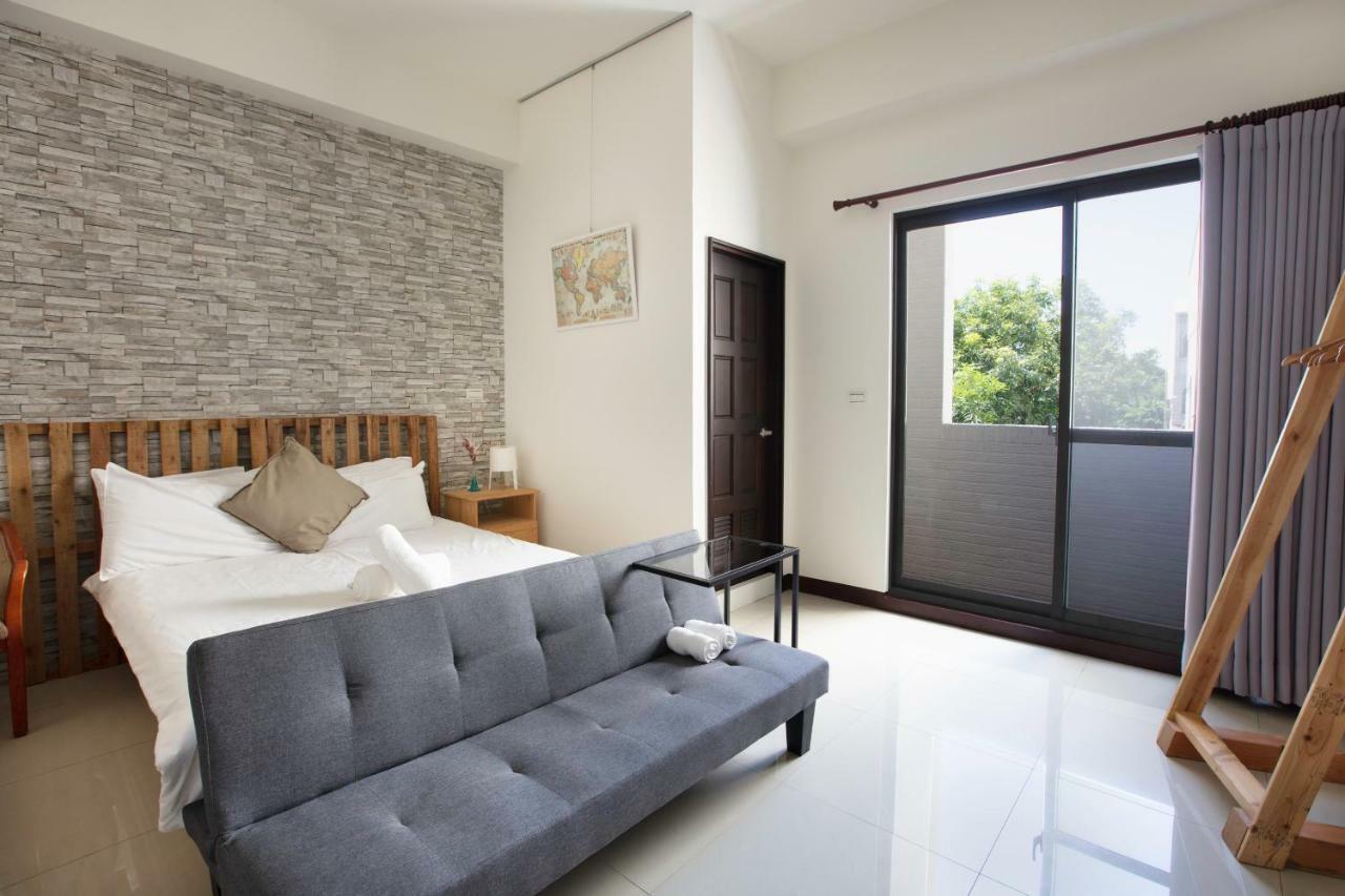 黑琵軼棧湖濱旅宿 K&B Happy Hostel Tainan Extérieur photo