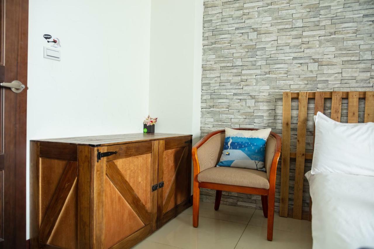 黑琵軼棧湖濱旅宿 K&B Happy Hostel Tainan Extérieur photo