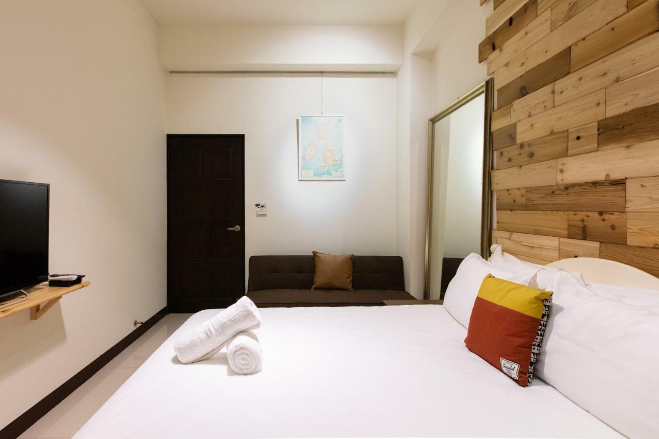 黑琵軼棧湖濱旅宿 K&B Happy Hostel Tainan Extérieur photo