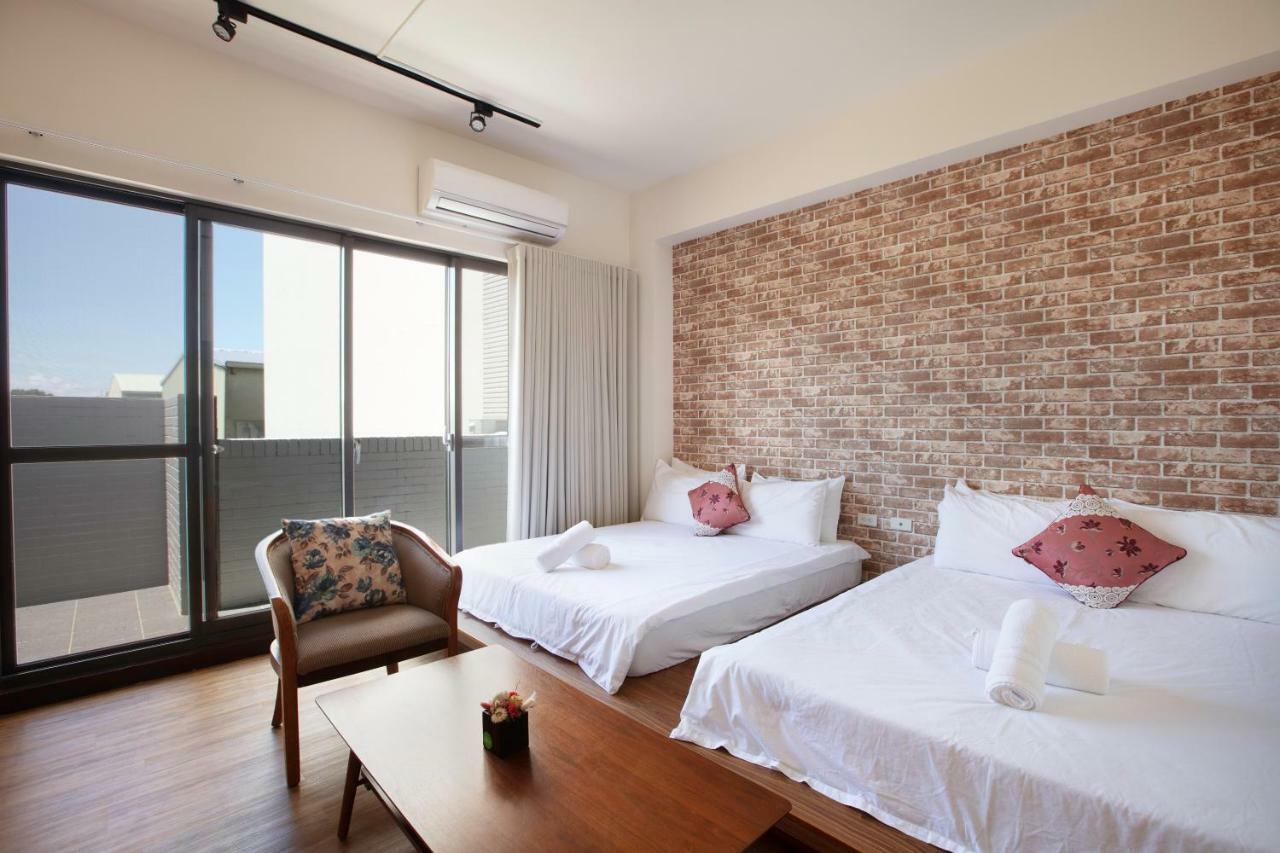 黑琵軼棧湖濱旅宿 K&B Happy Hostel Tainan Extérieur photo