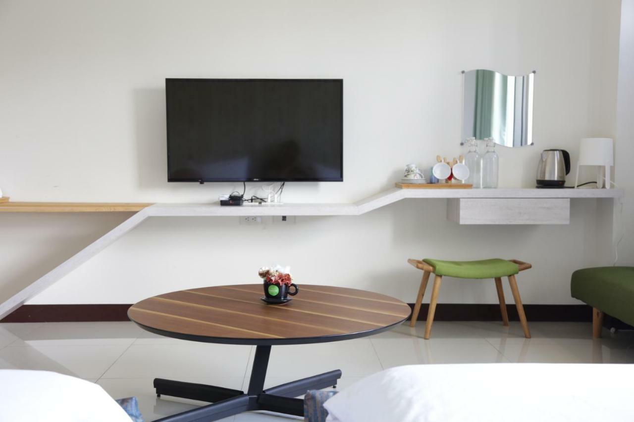 黑琵軼棧湖濱旅宿 K&B Happy Hostel Tainan Extérieur photo