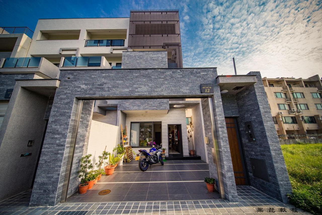 黑琵軼棧湖濱旅宿 K&B Happy Hostel Tainan Extérieur photo